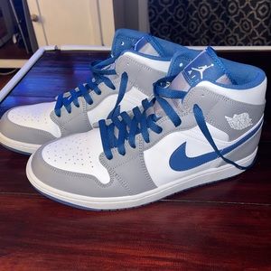 Jordan 1 mid Blue and Grey’s size 12
